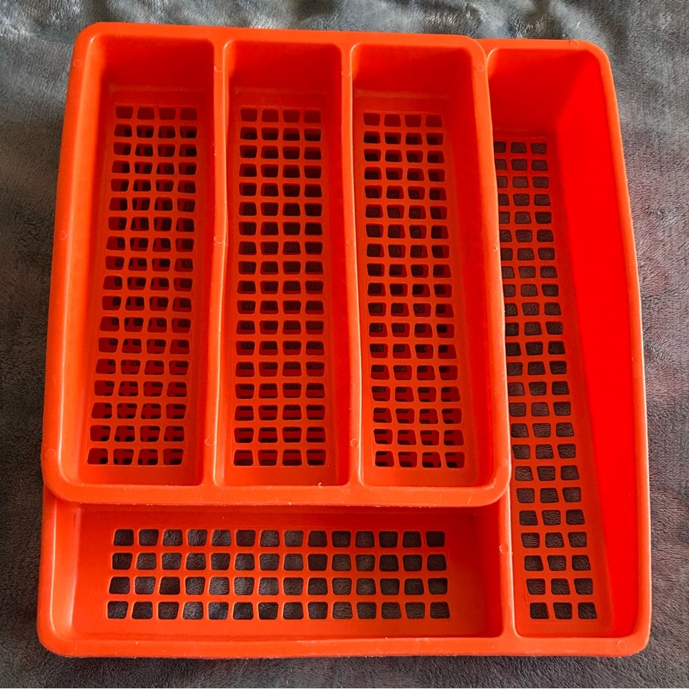 Deka Plastics Utensils Holder